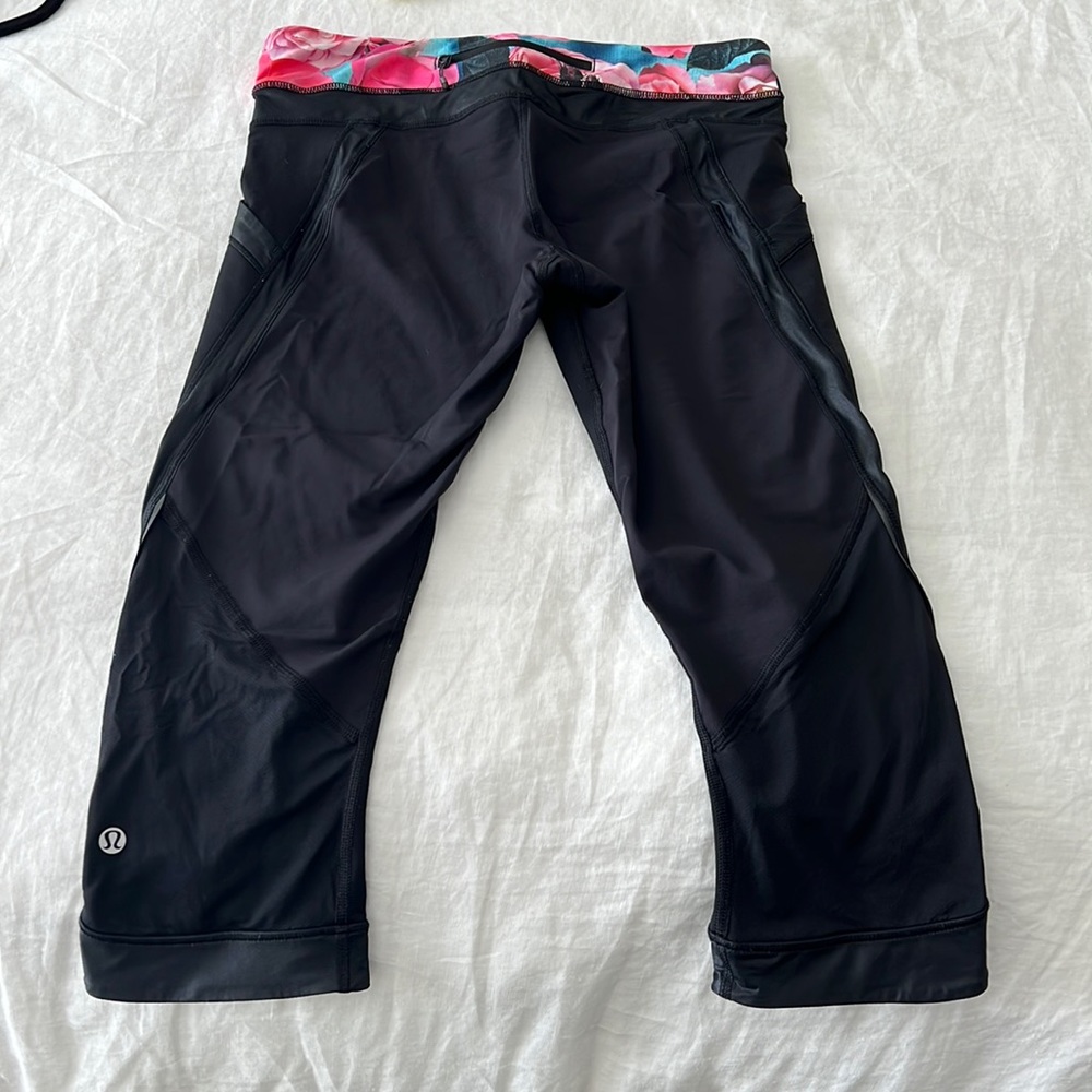 Crop lululemon floral pants